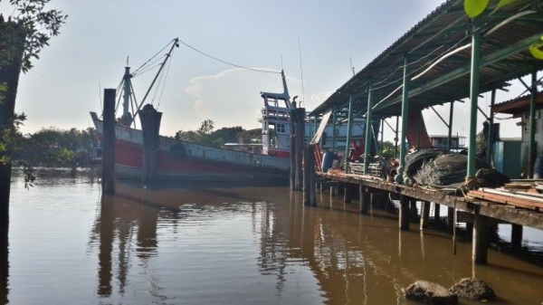 ขายเรือประมง สภาพดีพร้อมใช้งาน (พึ่งขึ้นคาน) ราคา 2.7 ล้านบาท ขายเรือประมง สภาพดีพร้อมใช้งาน (พึ่งขึ้นคาน) ราคา 2.7 ล้านบาท