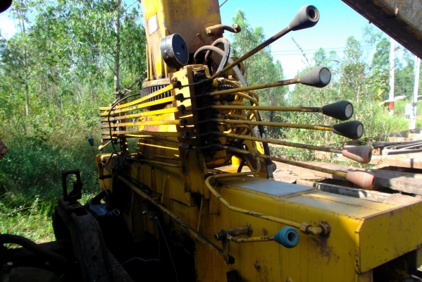 ขายด่วนรถ6ล้อFFเครือง185แรงม้าติดเครน3ตันเบรดทิฟฟี่