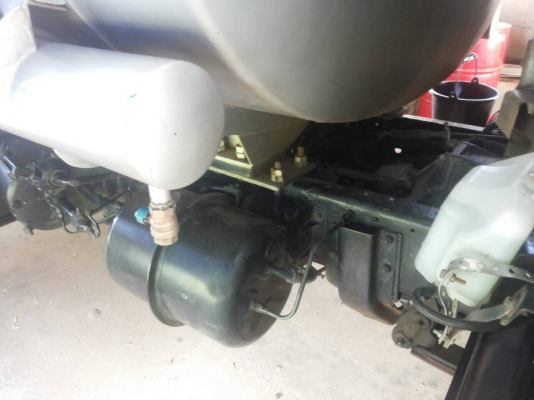 ขายรถ 6 ล้อ บรรทุกน้ำมัน