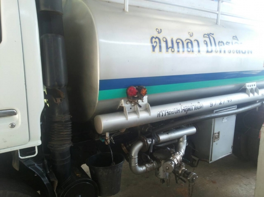 ขายรถ 6 ล้อ บรรทุกน้ำมัน