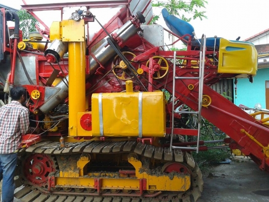 ขายรถเกี่ยวข้าว MITSUBISHI 210 เจ้าช้างน้อย ตัวเดิน12 อุ้ม 2.5 ปั๊มไดกิ้น ช่วงล่างเต็ม