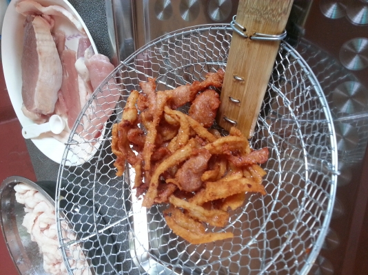 หมูทอดเจียงฮายหาผู้ร่วมทำธุรกิจขายหมูทอดเจียงฮายรายได้ดี