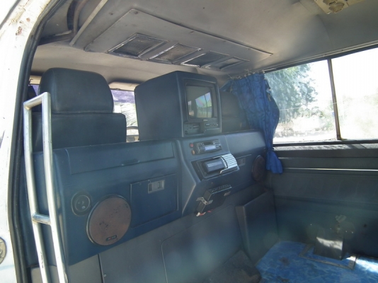 ขายหรือแลกรถเก๋ง ขายหรือแลกรถเก๋ง