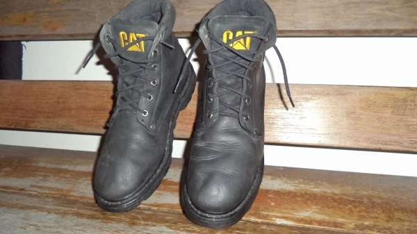 Caterpillar size 44  EUR stock no.wc74177-309 WALKING MACHINES