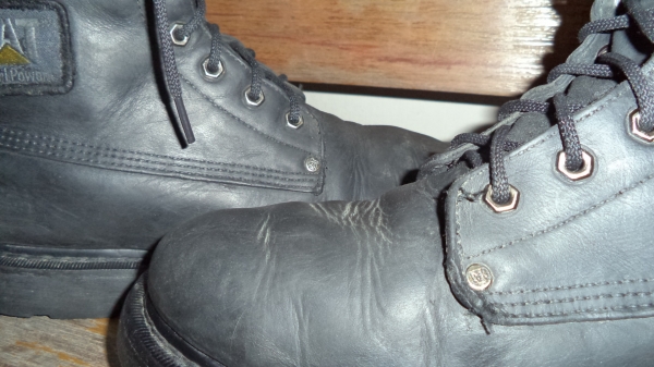 Caterpillar size 44  EUR stock no.wc74177-309 WALKING MACHINES