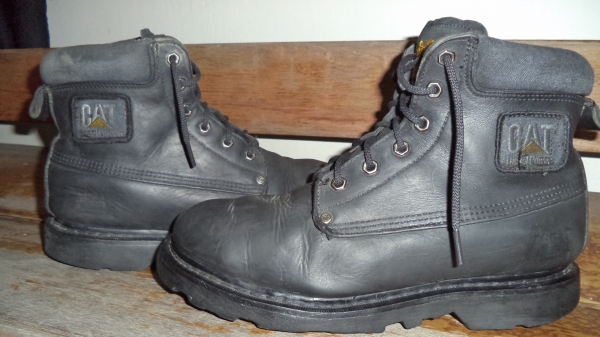 Caterpillar size 44  EUR stock no.wc74177-309 WALKING MACHINES