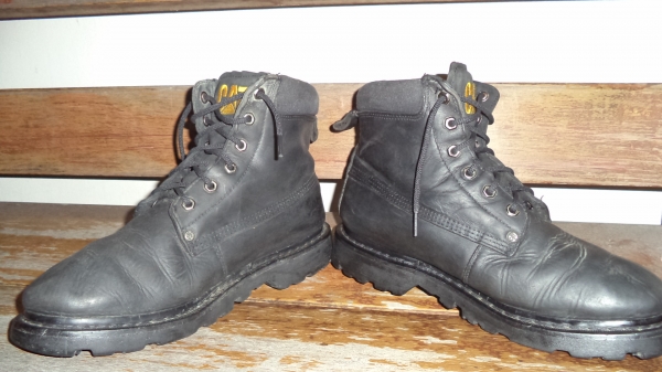 Caterpillar size 44  EUR stock no.wc74177-309 WALKING MACHINES