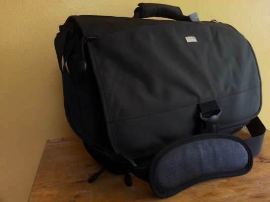 กระเป๋าใส่ Notebook เป้สะพายหลัง กระเป่าเดินทาง มือสองของแท้ สภาพสวยๆ หลายใบ