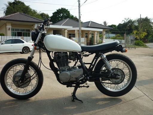 ขาย SR 400 ดูรถแถวไบเทคบางนาครับ