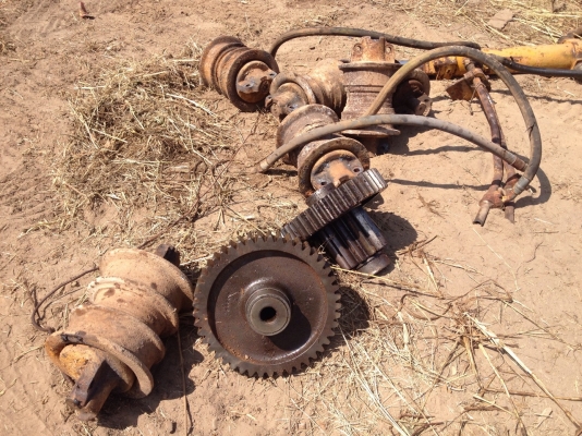 ขายด่วน ล้อเลอร์ cat D8 สภาพพร้อมใช้งาน ขายด่วน ล้อเลอร์ cat D8 สภาพพร้อมใช้งาน