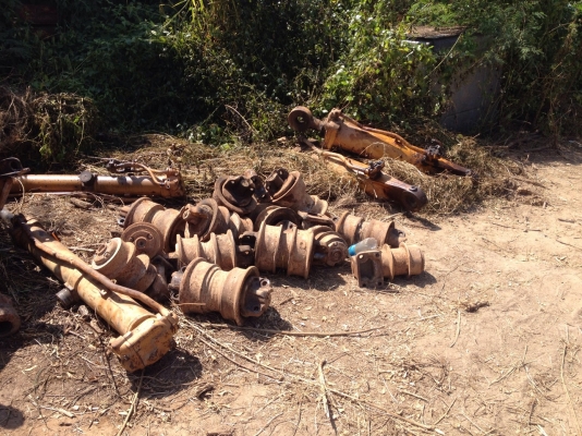 ขายด่วน ล้อเลอร์ cat D8 สภาพพร้อมใช้งาน