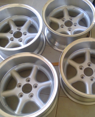 R15X8.5 ET-34 5/114เหลือชุดสุดท้ายราคาเซล์ครับ