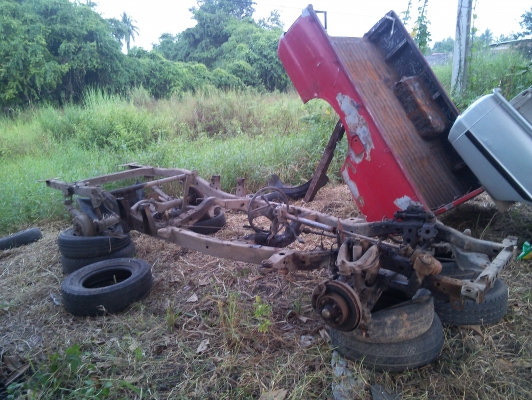 ขายแชสซี+ทะเบียน ขาดปี57 Toyota LN 56