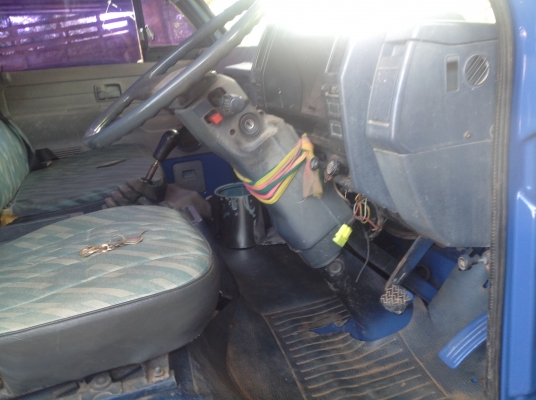 ขายหกล้อ  ISUZU  NPR  115  HP  4BD1  ขายสด--ผ่อน  ราคาคุยได้ ครับ