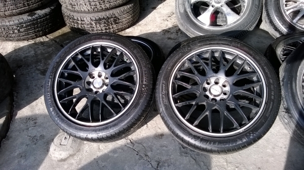 ขายล้อขอบ17 4รู100/114พร้อมยางชุดละ8300 ขายล้อขอบ17 4รู100/114พร้อมยางชุดละ8300