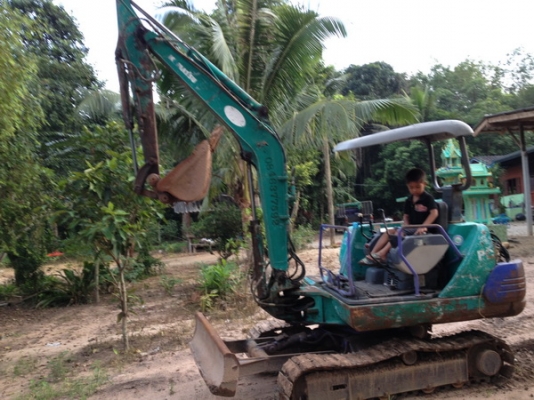 ขายรถขุด แมคโครเล็ก KOMATSU PC30-7 สภาพพร้อมใช้ราคาเบาๆ ขายรถขุด แมคโครเล็ก KOMATSU PC30-7 สภาพพร้อมใช้ราคาเบาๆ