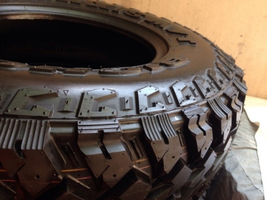 ขายยาง Maxxis Bighorn 245 x 75 x 16 ขายยาง Maxxis Bighorn 245 x 75 x 16