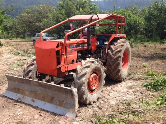 ขาย KUBOTA M8030 อยากซื้อเท่าไหร่ต่อรองได้ครับ