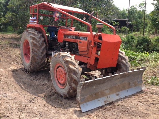 ขาย KUBOTA M8030 อยากซื้อเท่าไหร่ต่อรองได้ครับ