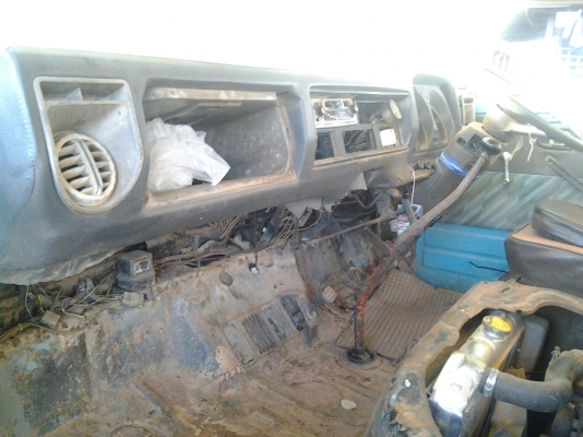 ISUZU KS22 เครื่อง 4BD1 ฝาขาว มัดจำแล้วครับ โดยเสี่ยเหนือ กาฬสินธ์ ISUZU KS22 เครื่อง 4BD1 ฝาขาว มัดจำแล้วครับ โดยเสี่ยเหนือ กาฬสินธ์