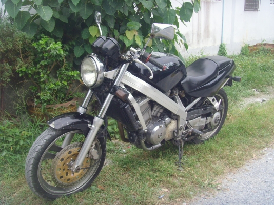 ขาย/แลก Honda bros400cc. เดิมๆ เครื่องโคตรดี  32000 ต่อรองได้ครับผม
