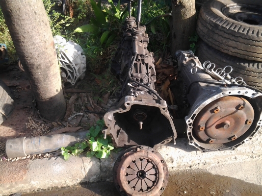 ขายเกียร์รถ 4x4 พร้อมฟายวิล ซูซูกิวีทาร่า เก่าเซียงกง 8,500 บาท