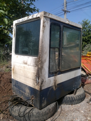 ขายครับ หัวเก๋ง  KOMATSU PC200-3 สภาพสวย สนใจโทรสอบถามได้นะครับ
