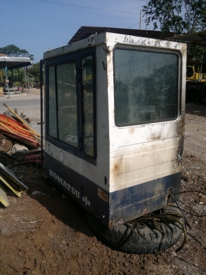 ขายครับ หัวเก๋ง  KOMATSU PC200-3 สภาพสวย สนใจโทรสอบถามได้นะครับ