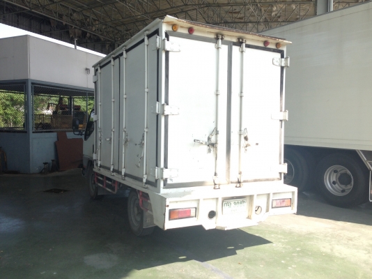 รถบรรทุก 4 ล้อ ตู้ 6 บาน ไม่ติดเวลา Mitsubishi Fuso