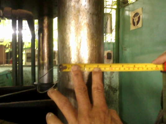 เครื่องอัดไฮโดรริก ตัวใหญ่ความสูงเกือบ 3 เมตรครับตัวใหญ่ครับ งานหนักๆสบายครับตัวนี้สั่งทำไว้ใช้เองเมื่อ เกือบ 30 ปีที่แล้วครับ  มอเตอร์ 7  แรงครับสนใจสอบถามได้ครับ