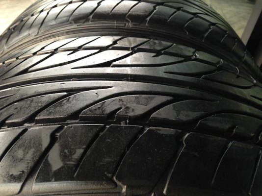 ขายยาง Dunlop lm703 225/45/18 ปี12 สภาพสวย80\% 1คู่ 5,400 Call 0899672139 นายครับ บริการจัดส่งทั่วประเทศครับ