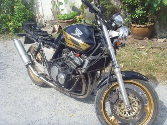 เพื่อนฝากขาย Honda cb400 อินวอย ปี93 ราคา32000 ด่วนๆ