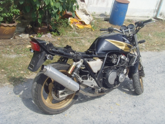 เพื่อนฝากขาย Honda cb400 อินวอย ปี93 ราคา32000 ด่วนๆ