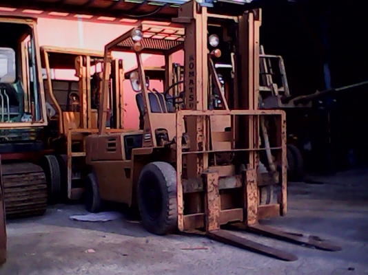 ต้องการขายรถโฟรคลิฟท์  KOMATSU FG20-8