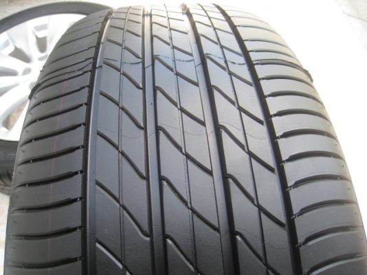 ขายล้อแม็กป้ายแดง Accord G9 17"x7.5" et55 5รู114.3 + ยางปี13 ครับ สีที่หน้ายางยังมีอยู่ทุกเส้นครับ  สนใจติดต่อเล็กคลองสามครับ (081-3747940)