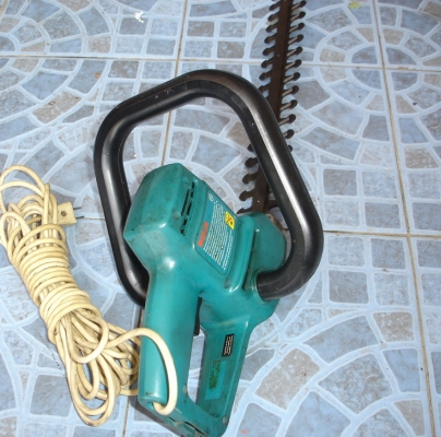 ขายเลื่อยตัดหญ้าไฟฟ้า Bosch PHS 46 G 380w