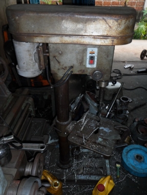 ขายครับขายเครื่องเจาะสว่าน king ตั่งพื้น เรียวเบอร์ 3 พู่เลย์ 3 ตอน มอเตอร์ 1 HP ไฟ 380 v สภาพใช้งาน