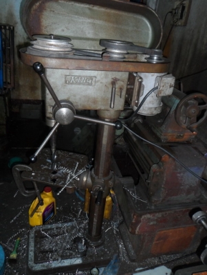 ขายครับขายเครื่องเจาะสว่าน king ตั่งพื้น เรียวเบอร์ 3 พู่เลย์ 3 ตอน มอเตอร์ 1 HP ไฟ 380 v สภาพใช้งาน