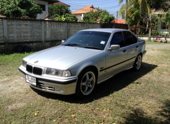 ขายด่วน BMW สภาพนางฟ้า ราคา 255,000 บาท