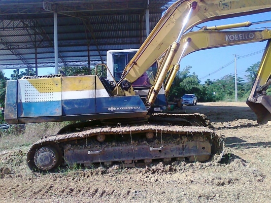 รถขุด KOMATSU PC200-5 รถสวย สีเดิม ๆ.