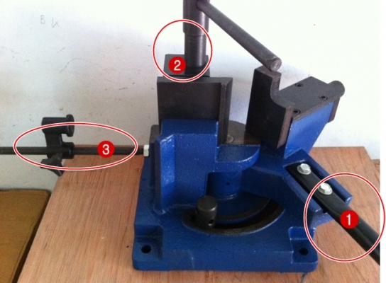 เครื่องดัดเหล็กแบบมือโยก ราคา 6200 บาทรุ่น LS002 ดัดฉาก เครื่องดัดเหล็กแบบมือโยก ราคา 6200 บาทรุ่น LS002 ดัดฉาก