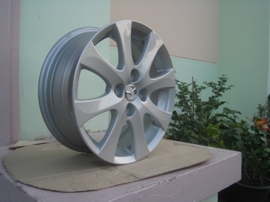 ขายล้อแม็กเปล่า Mazda2 15"x6" et45 4รู100 ทำสีมาใหม่ครับ ไม่มีคด ไม่มีดุ้งครับ  สนใจติดต่อเล็กคลองสามครับ (081-3747940)