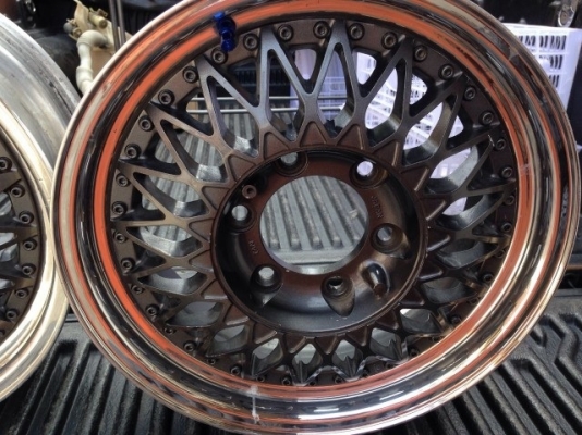 ขายล้อนอก  3 ชิ้นแท้  6  รู  ขอบ 16