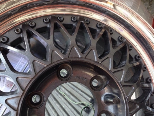 ขายล้อนอก  3 ชิ้นแท้  6  รู  ขอบ 16