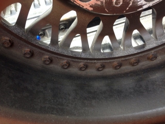 ขายล้อนอก  3 ชิ้นแท้  6  รู  ขอบ 16