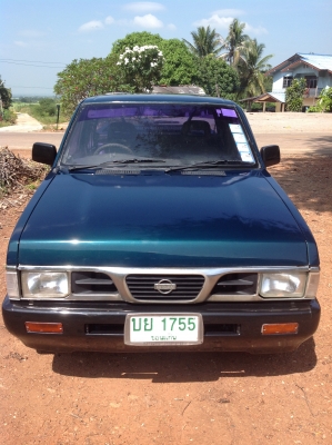 ขายนิสสันบิ๊กเอ็มปี 96 จอโค้ง เครื่อง 2500 ซีซี ฝาแดง สภาพสวยบาง