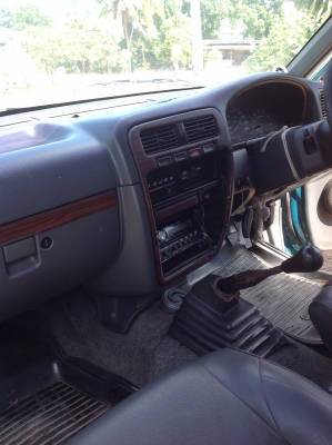 ขายนิสสันบิ๊กเอ็มปี 96 จอโค้ง เครื่อง 2500 ซีซี ฝาแดง สภาพสวยบาง ขายนิสสันบิ๊กเอ็มปี 96 จอโค้ง เครื่อง 2500 ซีซี ฝาแดง สภาพสวยบาง