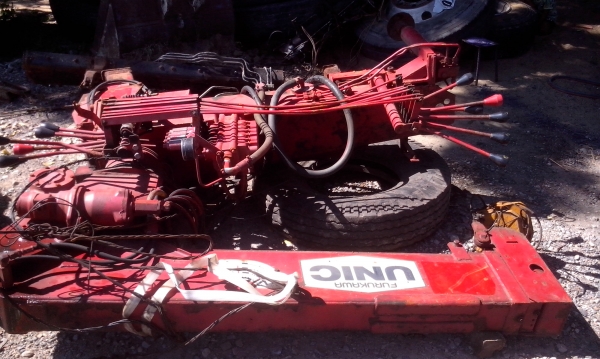 เครน 2.5 TON  UNIC  เก่านอก