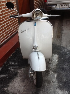 Ya vespa shop จำหน่ายและนำเข้า vespac&amp; bajaj 1964