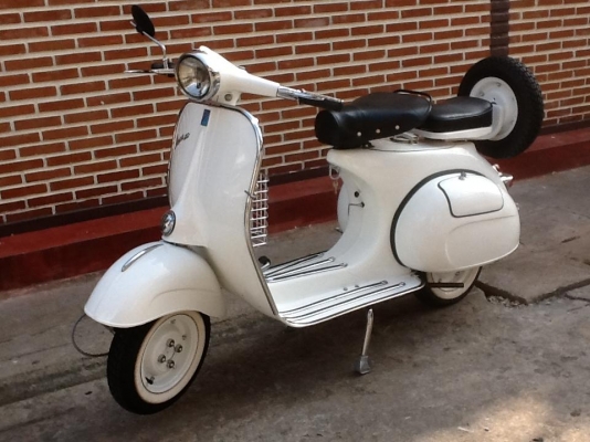 Ya vespa shop จำหน่ายและนำเข้า vespac&amp; bajaj 1964
